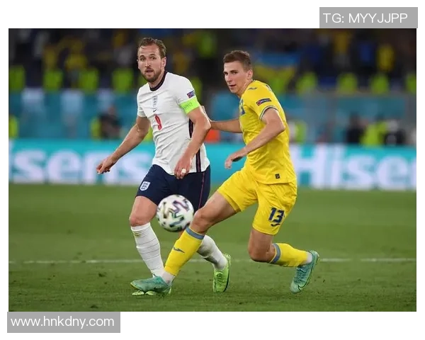 足球明星凯恩的全名揭秘及其职业生涯精彩瞬间回顾