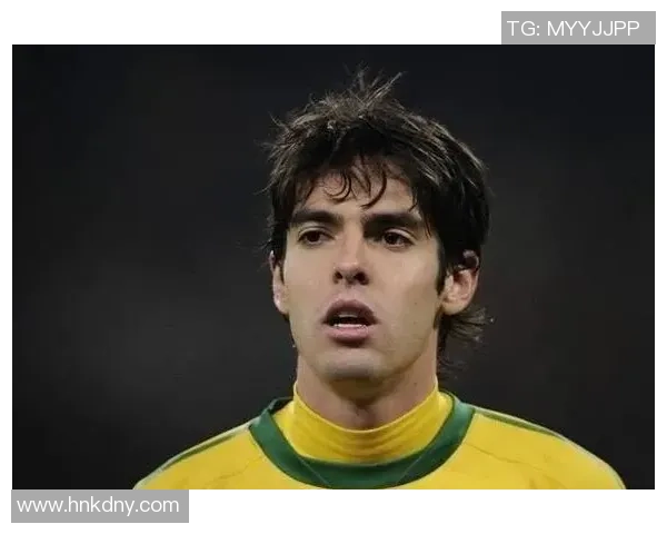 足球明星的辉煌成就与卓越技艺让人赞叹不已的赞美之词