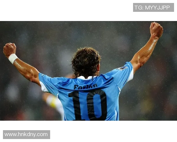 巴西足球明星时尚造型大赏展现独特魅力与风格